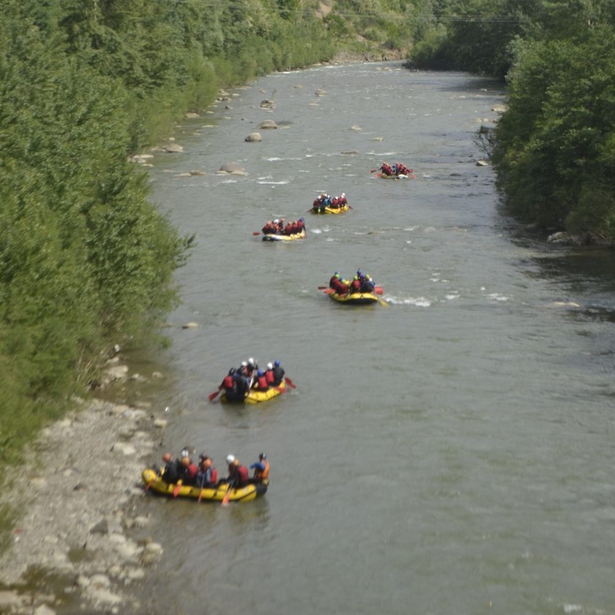 FAMILY RAFTING